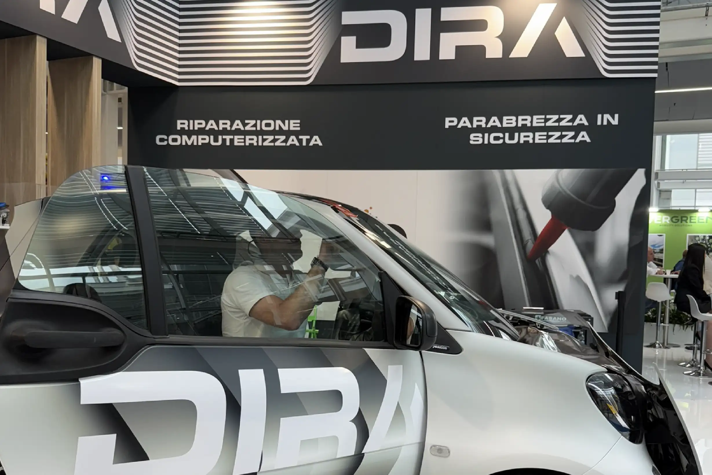 Riunione presso il salotto DIRA